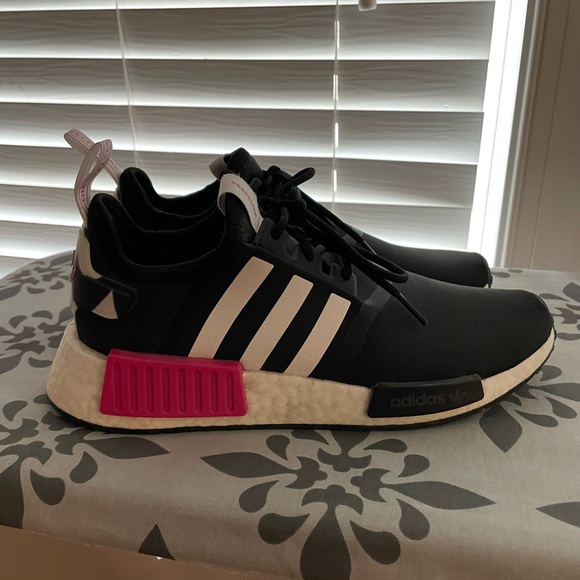 ADIDAS - Picture 4 of 8